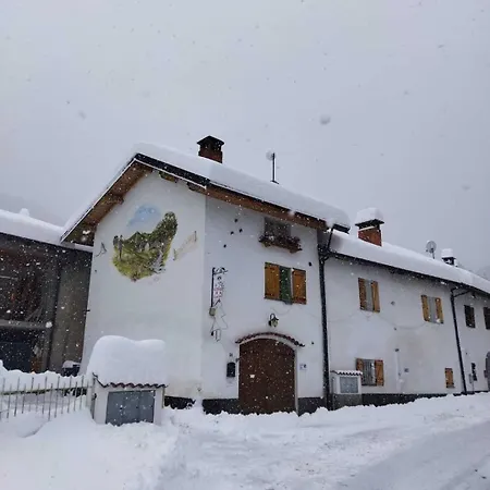 Il Ciliegio Di Frühstückspension Lurisia